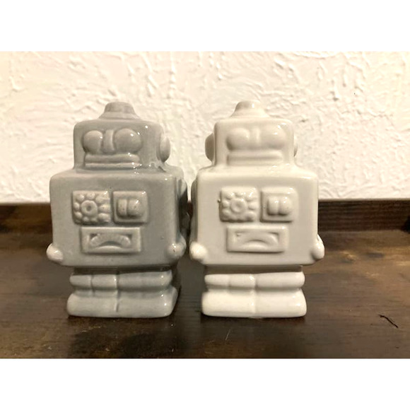 Retro Gray & White Ceramic Robot Figurines - Robot Couple - Picture 3 of 7